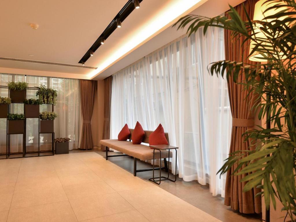 Home Inns Plus Shanghai Xujiahui Branch Extérieur photo