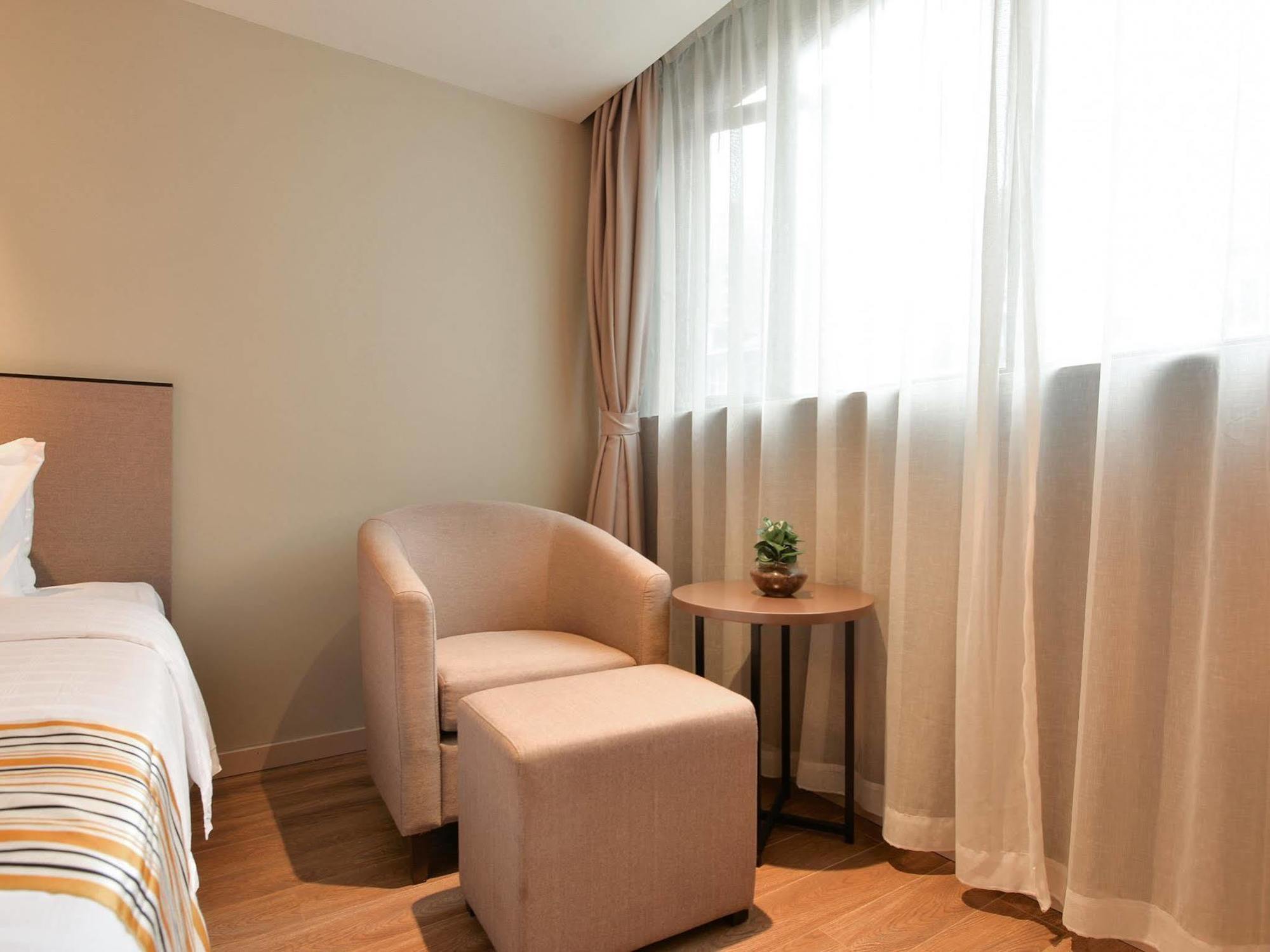 Home Inns Plus Shanghai Xujiahui Branch Extérieur photo