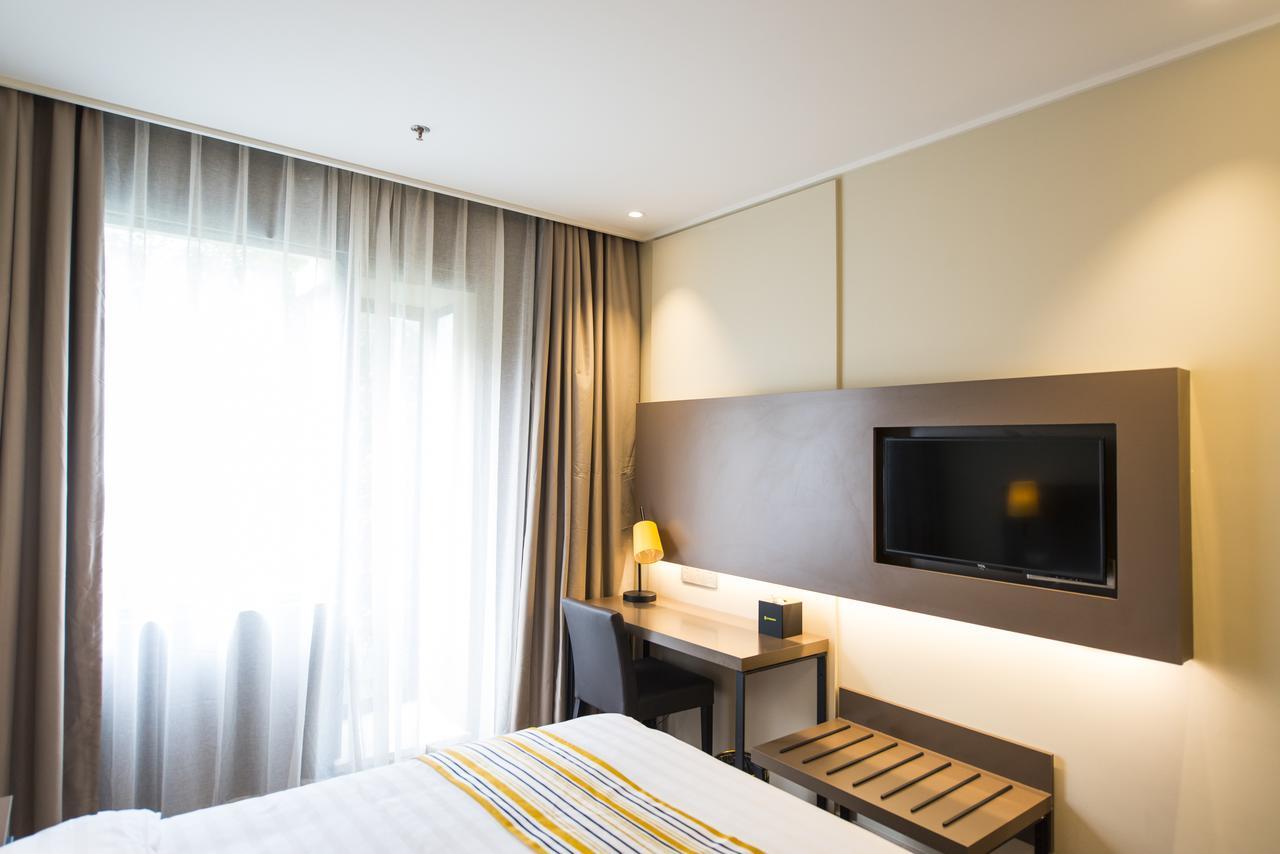 Home Inns Plus Shanghai Xujiahui Branch Extérieur photo