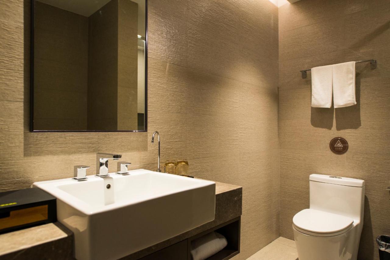 Home Inns Plus Shanghai Xujiahui Branch Extérieur photo