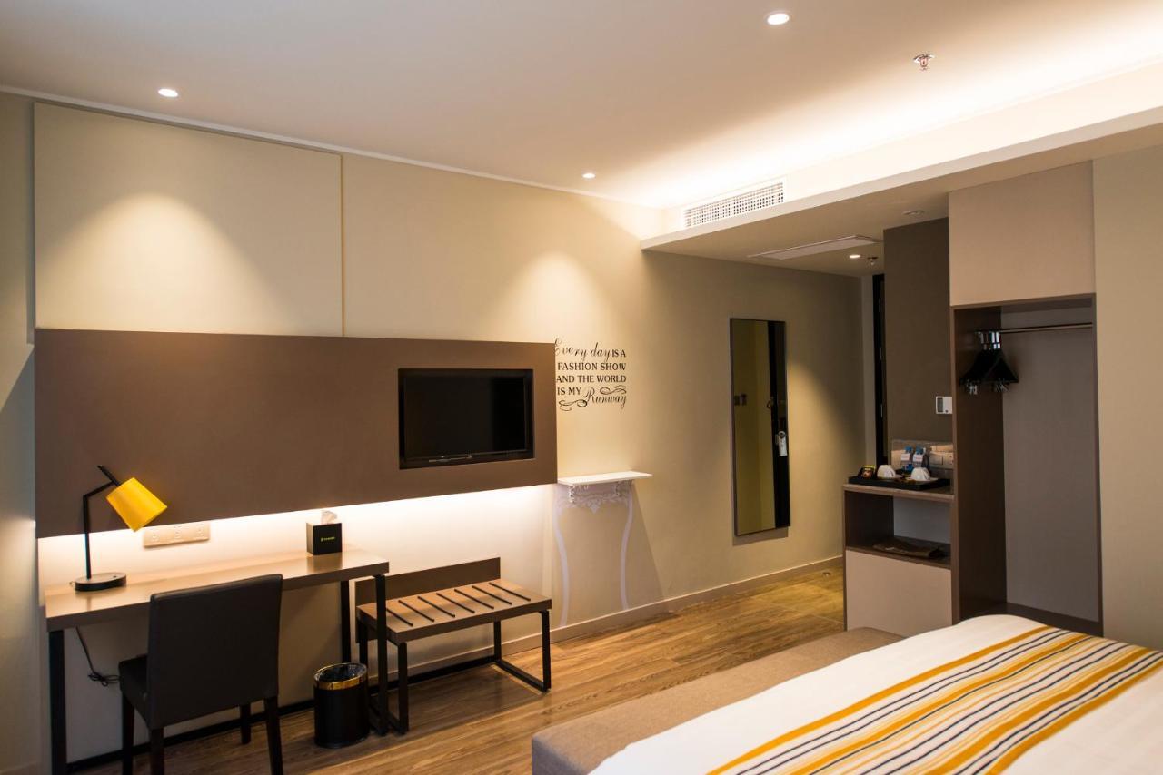 Home Inns Plus Shanghai Xujiahui Branch Extérieur photo