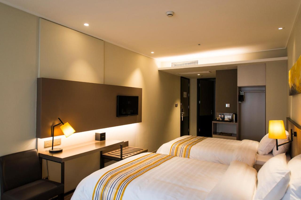 Home Inns Plus Shanghai Xujiahui Branch Extérieur photo