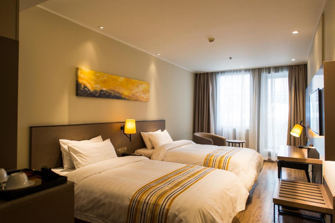 Home Inns Plus Shanghai Xujiahui Branch Extérieur photo