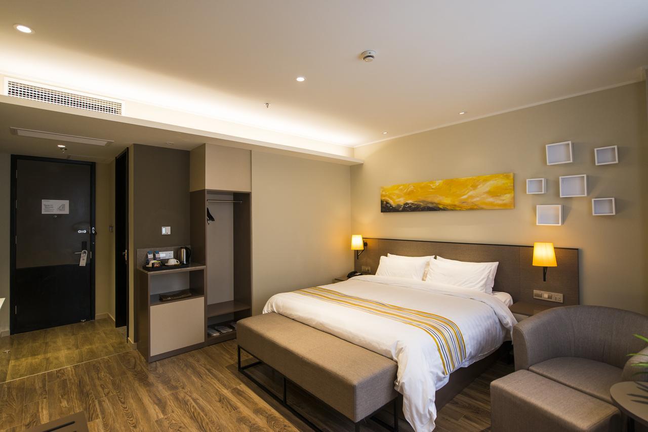 Home Inns Plus Shanghai Xujiahui Branch Extérieur photo