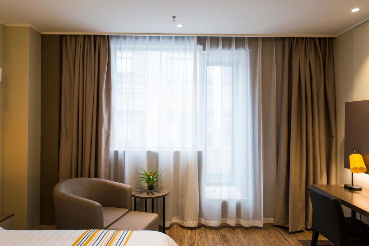 Home Inns Plus Shanghai Xujiahui Branch Extérieur photo