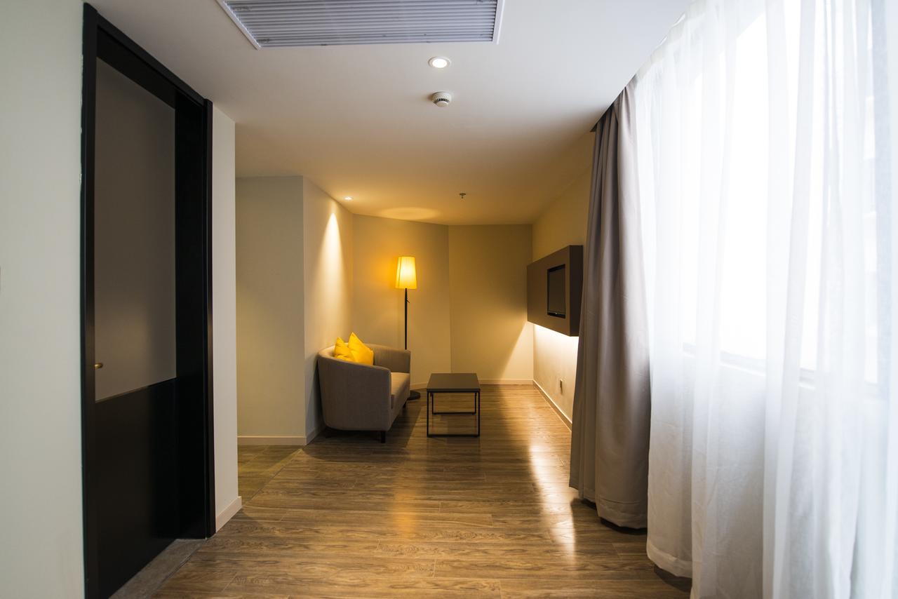 Home Inns Plus Shanghai Xujiahui Branch Extérieur photo