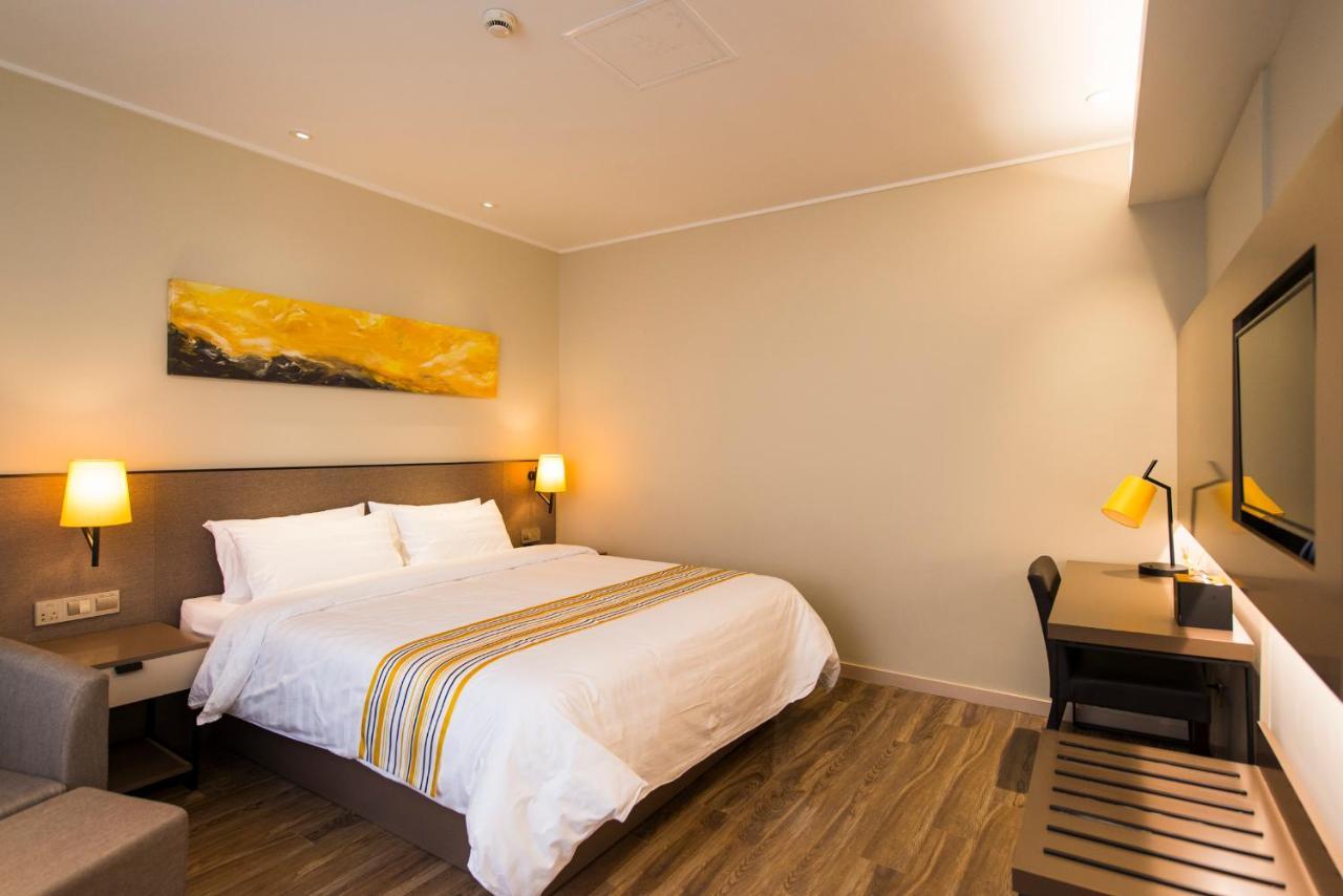 Home Inns Plus Shanghai Xujiahui Branch Extérieur photo